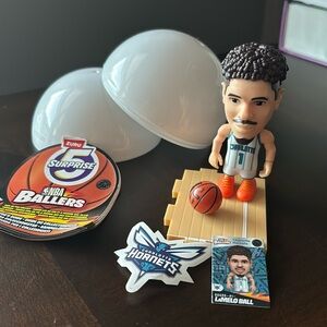 ZURU NBA Ballers 5 Surprise Mystery Figure LaMELO BALL, Charlotte Hornets